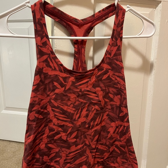 Lululemon racer back tank top cropped 
Size 6 - Picture 3 of 3